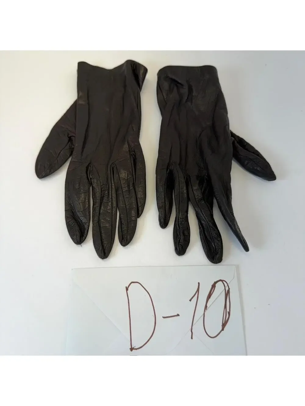 Black Leather Gloves 100% Silk Lined‎ Women's Size Unknown